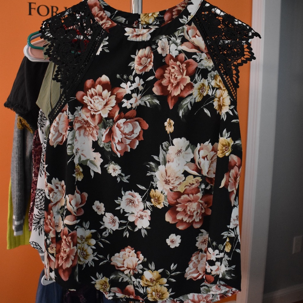 Women's Size Large Floral Blouse